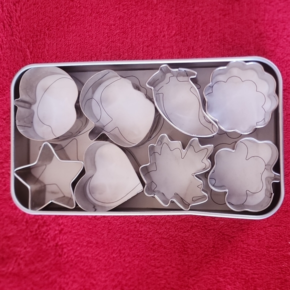 NEW, The Pampered Chef Cookie 🍪 Cutter. - Picture 2 of 9